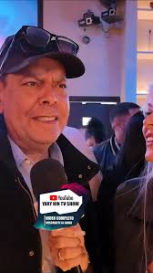 El icónico merenguero Fernando Villalona estuvo presente en la apertura del  Restaurant Romo de DJ Adoni, respaldando este nuevo proyecto que celebra el  crecimiento de nuestra comunidad dominicana., ...