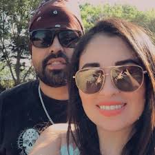 Couple's death spurs public outpouring