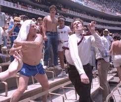 It was with this scenario. Chris Urbanowicz On Twitter Great Shot Of Ian Curtis Of Joy Division Performing At The Argentina Vs England Game At The 1986 World Cup In Mexico Https T Co Hzei74z8j4