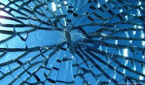We provide broken screen wallpaper 4k apk 1.0 file for android 4.0 and up or blackberry (bb10 os) or kindle fire and many android phones such as sumsung galaxy, lg, huawei and moto. Realistic Cracked And Broken Screen Wallpapers 14 Wallpapers Hd Desktop Background