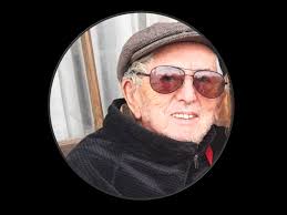 Nuestro editor senior, el profesor Hugo Medrano se encuentra de cumpleaños,  a sus recién cumplidos 70 años, sigue cada día acompañandonos y mostrando  con su trabajo y vocación, el arte de vivir