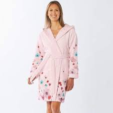 Ce peignoir de bain en éponge velours est un peignoir qui allie utile et agréable en même temps. Peignoir De Bain Femme En Coton Francoise Saget