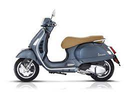 Restylé en , le gts , alias « la grande vespa », voit sa partiecycle optimisée et reçoit un antipatinage en complément de son abs. 2020 Vespa Gts 300 Cycle World