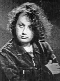 Родился 4 августа 1970 года в асбесте свердловской области. Agata Kristi Chyornye Skazki Beloj Zimy Fb2 Flibusta