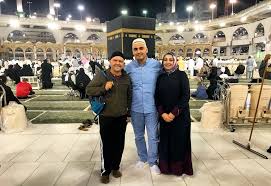 Bugün akşam saatlerinde tutuklanan uğurluel hakkında çok çarpıcı yeni bilgiler. Talha Ugurluel V Twitter Kose Ailesi 7 Sene Once Evlenirken Hanimefendi Mihr Olarak Esinden Umre Istiyor Ayni Yilin Sonunda Ikizleri Dunyaya Geliyor Ve Tam 6 Sene Erteliyorlar Umreyi Ikizler Buyuyunce Beyefendi Sozunu