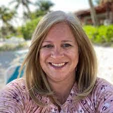 Kay Wardlow's Instagram, Twitter & Facebook