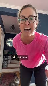 Meredith Steele's Instagram, Twitter & Facebook