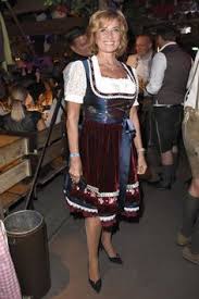 Die höhle der löwen, höhle der löwen 2017, ralf dümmel, carsten maschmeyer ???ich kann aber auch meine krallen ausfahren??? 91 Celebs D Ideen In 2021 Diane Kruger Samtkleid Kleider Fur Den Roten Teppich