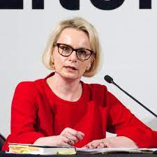 August 1974 in wien, geborene lorenz) ist eine österreichische journalistin und fernsehmoderatorin. Https Xn Literaturhausn 8pb At Veranstaltungen 2019 Imgespraech Emma Php