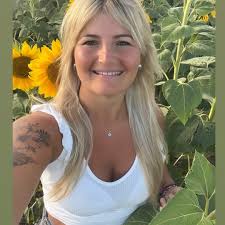 Tami Bruno's Instagram, Twitter & Facebook