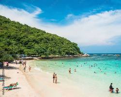 Image of Koh Larn's turquoise waters and sandy beaches
