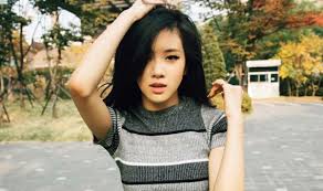 Check spelling or type a new query. Blink S Are Hoping For Rose To Dye Her Hair Black For Her Solo Debut Allkpop