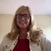 Stefanie Stratton's Instagram, Twitter & Facebook