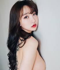 Son Ye Eun - Reddit NSFW