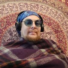 Are there restaurants in Defiance that offer free birthday dinners or  desserts?