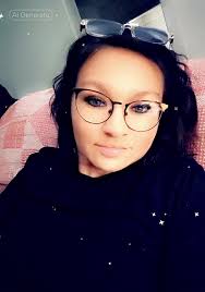 Carmen Holcomb (@19carmen92)