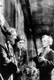 John howard davies was an english television comedy producer, director and former child actor. Bild Zu John Howard Davies Oliver Twist Bild John Howard Davies Filmstarts De