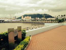 Cinta Costera La Cinta Costera Es Un Tramo De Tierras Ganadas Al Mar En La Ciudad De Panama La Primera Fase De La Cinta Costera Panama Sidewalk Structures