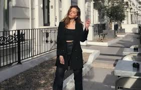 Bab buelens is part of a millennial generation (also known as generation y). Bab Buelens Maakt Verrassende Carriereswitch Dit Voelt Onwezenlijk Aan Showbizz 24