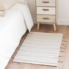 Da sich die naturfaser leicht färben lässt, sind die teppiche in einer großen auswahl an farben und mustern. Teppich Aus Baumwolle Mit Streifen Braun Und Ecrufarben 60x90 Bitata Maisons Du Monde