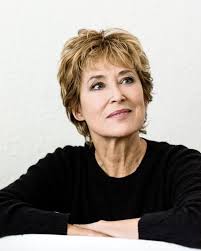 Linda Cropper's Instagram, Twitter & Facebook