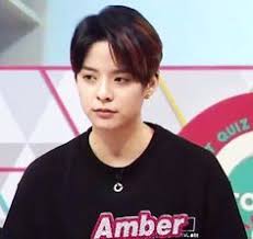 She wears her head shaved or with her hair cut extremely close to the scalp for primarily fashionable reasons. 65 Short Hair Ideas Amber Liu Amber J Liu Amber Lui