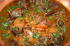 Joue De Boeuf Aux Epices Carottes Et Raisins Recette Joue De Boeuf Recettes De Cuisine Joue De Boeuf Recette