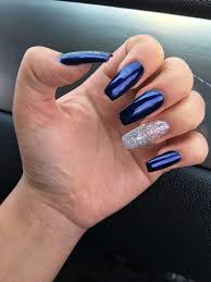 Short acrylic nails are becoming more popular today because it is easy to maintain them and also it does not become a. Navy Blue Nails Navy Blue Nails Blue Nails Blue Acrylic Nails