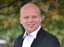 For oss handler politikk om å skape gode liv i hele norge. Senterpartiet Med Skogpakke Norges Skogeierforbund