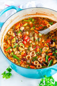 Classic Easy Minestrone Soup Easy Classic Minestrone Soup A Traditional Vegetarian And Vegan Italian So Italian Soup Recipes Italian Soup Soup Recipes