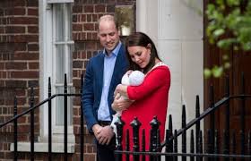 10 tahun pernikahan, kate middleton dan pangeran william tampil mesra. Putera William Dan Kate Middleton Dedah Wajah Putera Lifestyle Rojak Daily
