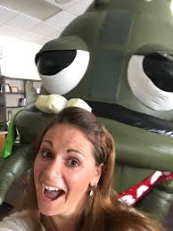 Laine Smith (@laineksmith)