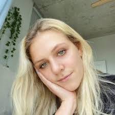 Danielle Farina's Instagram, Twitter & Facebook