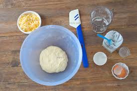 In einer großen schüssel werden anschließend das wasser, das. Schnelle Und Fluffige Kasebrotchen Mein Dolcevita De