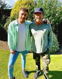 The bay city rollers are a scottish pop rock band known for their worldwide teen idol popularity in the 1970s. Bay City Rollers Official Thebcrofficial Twitter