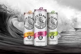 Though they first hit shelves years ago, these spiked seltzers have skyrocketed in popularity. White Claw Hard Seltzer Startet In Deutschland Durch Drinks Das Magazin Fur Barkeeper Gaste