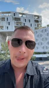 😱 qui sont les parents qui emmènent leurs enfants, voir ce genre d'horreur