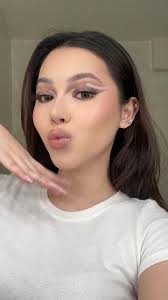 👀 @dcart_ph (artemis brown)