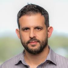 Kendra Shapiro's Instagram, Twitter & Facebook