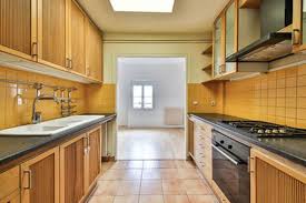 Avant Apres Un Appartement Renove A Paris Dans L Esprit Japonais En 2020 Renovation Cuisine Maison Appartement
