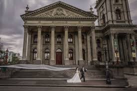 And the prime location of the registry office provides wedded couples endless wedding photography opportunities. 9 Insta Worthy Places In Melbourne For The Best Pre Wedding Photos Onethreeonefour Blog