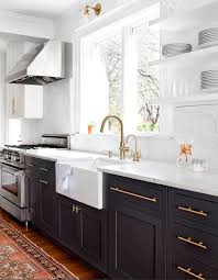 I Love The Gold Colored Handles On The Drawers Kitchen Decor Inspiration Kitchen Design Kitchen Inspirations