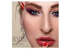 Interview with British singer-songwriter EVIE