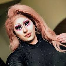 Honeybee Burlesque returns this Saturday, May 10th, with another early  show! This popular weekend offering serves up all the burlesque-inspired  entertainment this troupe is known for... before dark! Join hosts Khloe  Heart