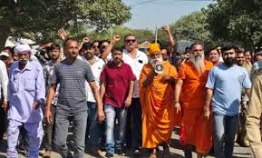 દ્વારકામાં 50 કિલો ગૌમાંસ સાથે ત્રણ શખ્સોની ધરપકડ, સાધુ-સંતોમાં ભારે  આક્રોશ...