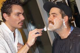 Hier, ce fut '' Votre pharmacien vous rase pour la cause ! '' Un immense  succès.MERCI à tous nos donateurs #MOVEMBER https://t.co/F9lJTXo8x4