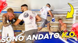 Ha combattuto e vinto in eventi come enfusion, oktagon bellator e petrosyanmania. Massacrato Di Botte Da Mattia Faraoni Youtube