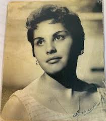 Search Doris Fernandez Obituaries and Funeral Services