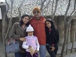 Chetla agrani durga puja komitesinin baş. Firhad Hakim On Twitter In The Course Of Life While Chasing Our Goals We Often Forget About The Joys Of Life That Matter The Most Happy Children S Day To The Child In