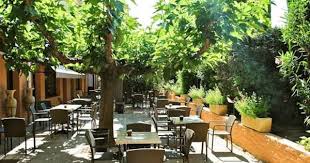 Ibis Avignon Centre Pont De L Europe Avignon Located A 10 Minute Walk From Avignon S Centre Ibis Centre Pont De L Europe Is The Id Avignon Europe Hotels Patio